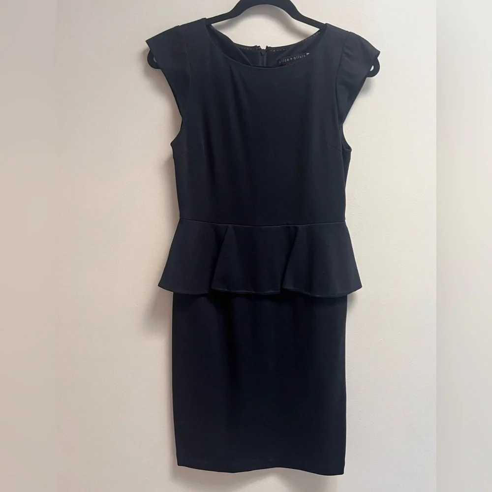 ALICE + OLIVIA Women’s Navy Blue Cap Sleeve Victoria Peplum Dress - size 6 - Picture 9 of 9